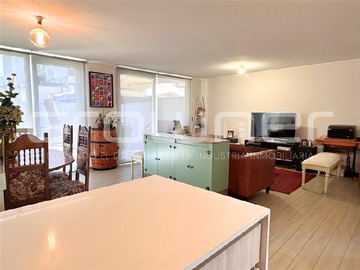 Casa en venta en Matias Cousiño, Peñalolén - 2 dormitorios, 3 baños
