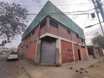 Bodega en venta en San Vicente con Fray Luis de la Peña/ Se Vende Galpon Industrial 5 amplias oficinas, 3 baño, cocina, comedor, bodegas, zona de trabajo y área de carga y descarga., Santiago - 3 baños