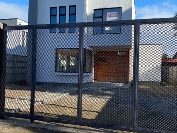 Casa en venta en A solo 6 cuadras Hospital Nuevo, Chillán Viejo - 3 dormitorios, 3 baños