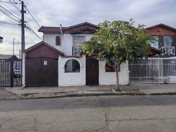 Casa en venta en Amplia Casa Familiar en Entorno Tranquilo (173054), Maipú - 4 dormitorios, 3 baños