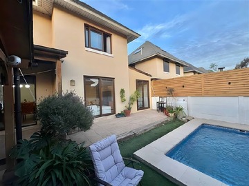 Casa en venta en Las Vizcachas, Puente Alto - 4 dormitorios, 3 baños