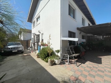 Casa en venta en Las Rosas 450, Viña del Mar - 4 dormitorios, 2 baños
