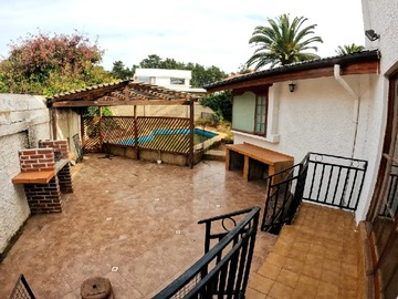 Casa en venta en Las Cinerarias, Concón - 6 dormitorios, 4 baños