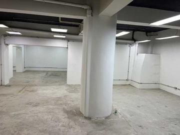 Local Comercial en arriendo mensual en Ideal para Inversión con Gran Potencial (176484), Santiago - 4 baños