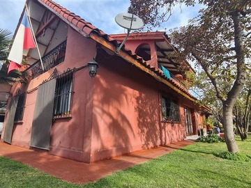 Casa en venta en calle Venezuela entre Rojas Magallanes y Enrique Olivares, La Florida - 4 dormitorios, 3 baños