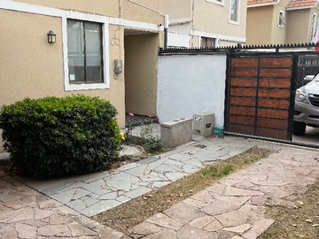 Casa en venta en Los jardines, Colina - 4 dormitorios, 3 baños