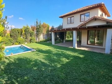 Casa en venta en Como nueva, a pasos colegio pedregales, Colina - 4 dormitorios, 3 baños