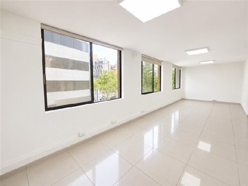 Oficina en venta en M. Tobalaba, Las Condes - 3 dormitorios, 3 baños