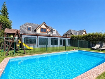 Casa en venta en Casa en Venta en Camino las Cumbres / Alto Macul - 4 dormitorios, 3 baños