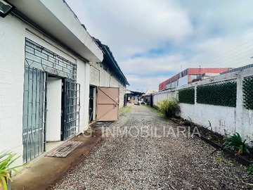 Terreno Industrial en venta en Amplio Terreno con Construcciones en Macul (127759), Macul - 4 baños