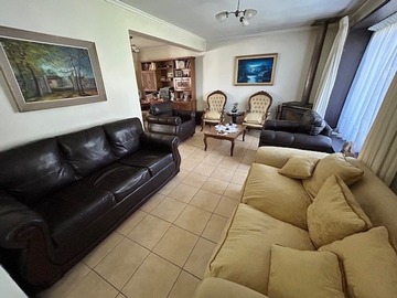 Casa en venta en Comunidad Mario Montucci Condominio Cerrado, Talca - 4 dormitorios, 2 baños