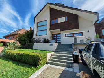 Casa en venta en Vende Moderna Casa 4D 5B Piscina Venado (168857), San Pedro de la Paz - 4 dormitorios, 4 baños