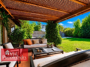 Casa en venta en Robles 12600, Lo Barnechea - 4 dormitorios, 4 baños