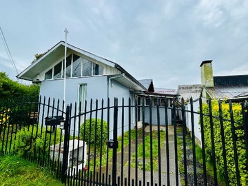 Casa en venta en Casa con potencial comercial, Psje. Mackenna (63308), Osorno - 3 dormitorios, 2 baños