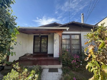 Casa en venta en A un paso avd principal carlos condell, Quillota - 3 dormitorios, 1 baño