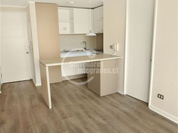 Departamento en venta en Metro Las Torres, Macul - 2 dormitorios, 2 baños