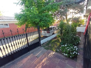 Casa en venta en Ejercito Libertador con Sargento Menadier, Puente Alto - 4 dormitorios, 2 baños