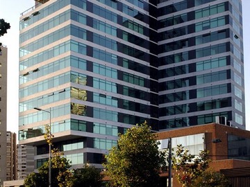 Oficina en arriendo mensual en Excelente Oficina Metro Manquehue, Las Condes - 2 dormitorios, 1 baño