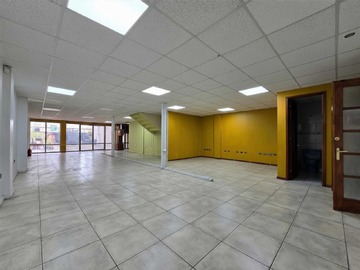Local Comercial en arriendo mensual en C / capacidad de 6 Estac. Privados (177301), Ñuñoa - 3 baños