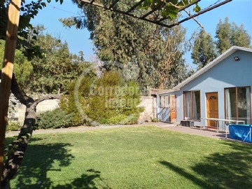 Casa en venta en Rafael Beltran, Las Condes - 5 dormitorios, 3 baños