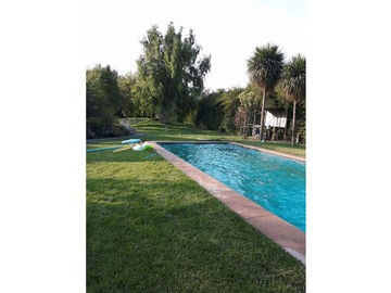 Casa en venta en Santa Esther, Colina - 5 dormitorios, 3 baños