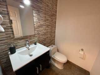 Local Comercial en venta en Manquehue (131072), Vitacura - 2 baños