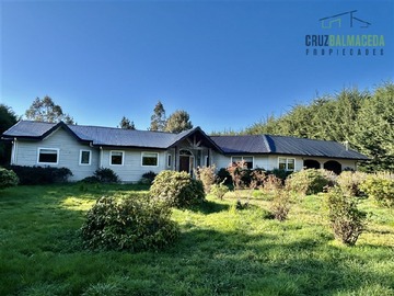 Casa en venta en Parcelacion San Rafael, Puerto Varas - 5 dormitorios, 4 baños