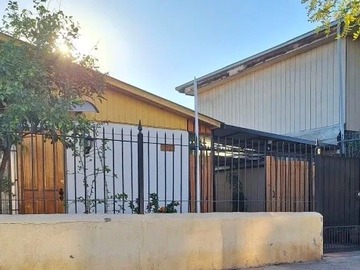 Casa en venta en Los ediles y corona sueca, Pudahuel - 4 dormitorios, 2 baños