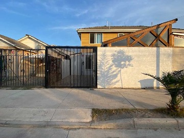 Casa en venta en Casa en Valle Grande (171400), Lampa - 4 dormitorios, 4 baños