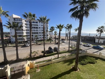 Departamento en venta en Av. Pacífico, La Serena - 3 dormitorios, 2 baños