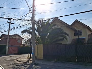 Casa en venta en Parque Cordillera, Puente Alto - 4 dormitorios, 2 baños