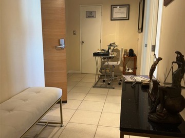 Oficina en arriendo mensual en 1 cuadra de plaza de armas, Chillán - 2 dormitorios, 2 baños