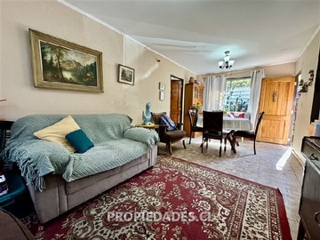 Casa en venta en Lo Barnechea, Lo Barnechea - 3 dormitorios, 2 baños