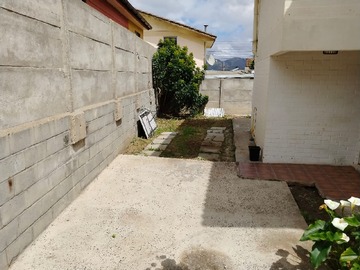 Casa en venta en Cruz de Lorena 1, Quilpué - 3 dormitorios, 1 baño
