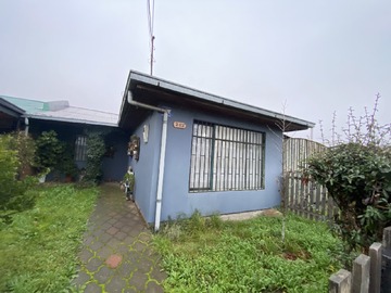 Casa en venta en A pasos avenida rosa, Chillán - 4 dormitorios, 1 baño