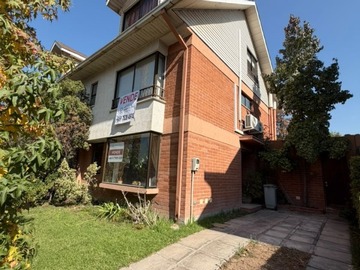 Casa en venta en Caciques chilenos con santa rosa de huechuraba, Huechuraba - 4 dormitorios, 4 baños