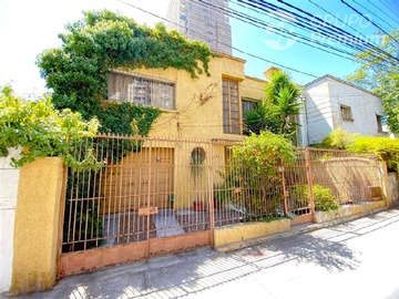 Casa en venta en Jose Manuel Infante - Monseñor Eyzaguirre, Ñuñoa - 5 dormitorios, 3 baños