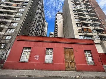 Casa en arriendo mensual en metro Universidad de Chile/San isidro, Santiago - 10 dormitorios, 2 baños