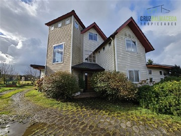 Casa en venta en Playa Chamiza, Puerto Montt - 5 dormitorios, 3 baños