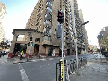 Local Comercial en venta en Alonso Ovalle, Santiago - 1 baño