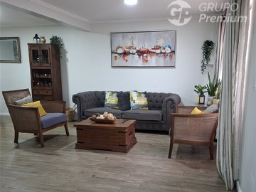 Casa en venta en Lo Espinoza, entre Los Suspiros y Los Sauces, Quinta Normal - 8 dormitorios, 3 baños