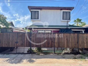 Casa en venta en Walker Martínez / Curtiduría, La Florida - 3 dormitorios, 3 baños