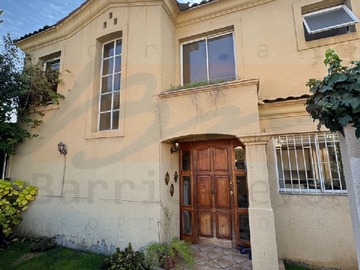 Casa en venta en merlot, Peñalolén - 4 dormitorios, 3 baños