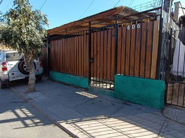 Casa en venta en Casa en venta de 5 dorm. En lo prado, Lo Prado - 5 dormitorios, 1 baño