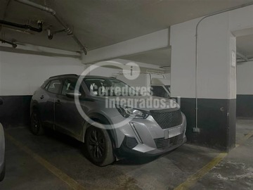 Venta / Estacionamiento / Santiago