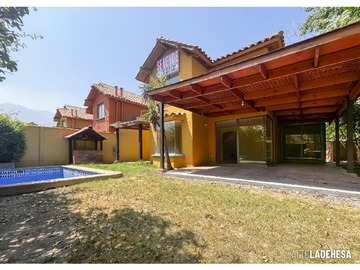 Casa en venta en Francisco Otta, Av. Consistorial, Peñalolén - 5 dormitorios, 3 baños