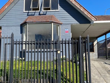 Casa en venta en Av. Austral 1803, Puerto Montt - 3 dormitorios, 3 baños