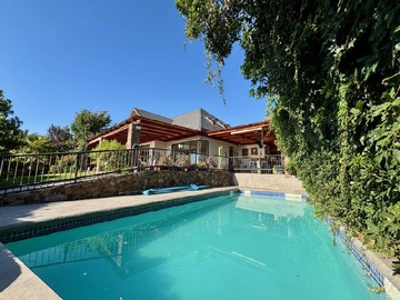 Casa en venta en Arboretum, Peñalolén - 5 dormitorios, 5 baños
