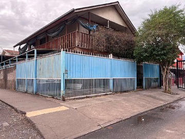 Casa en venta en Propiedad en la Florida a Pasos de Estacion de Metro Santa Julia - 5 dormitorios, 2 baños