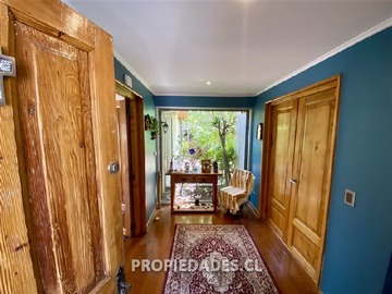 Casa en venta en Camino Las Vertientes / Camino Las Flores, Las Condes - 4 dormitorios, 4 baños